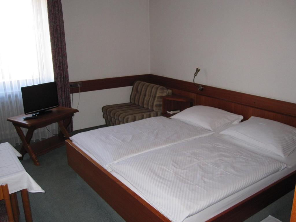 Hotel Maifelder Hof Mayen Quarto foto